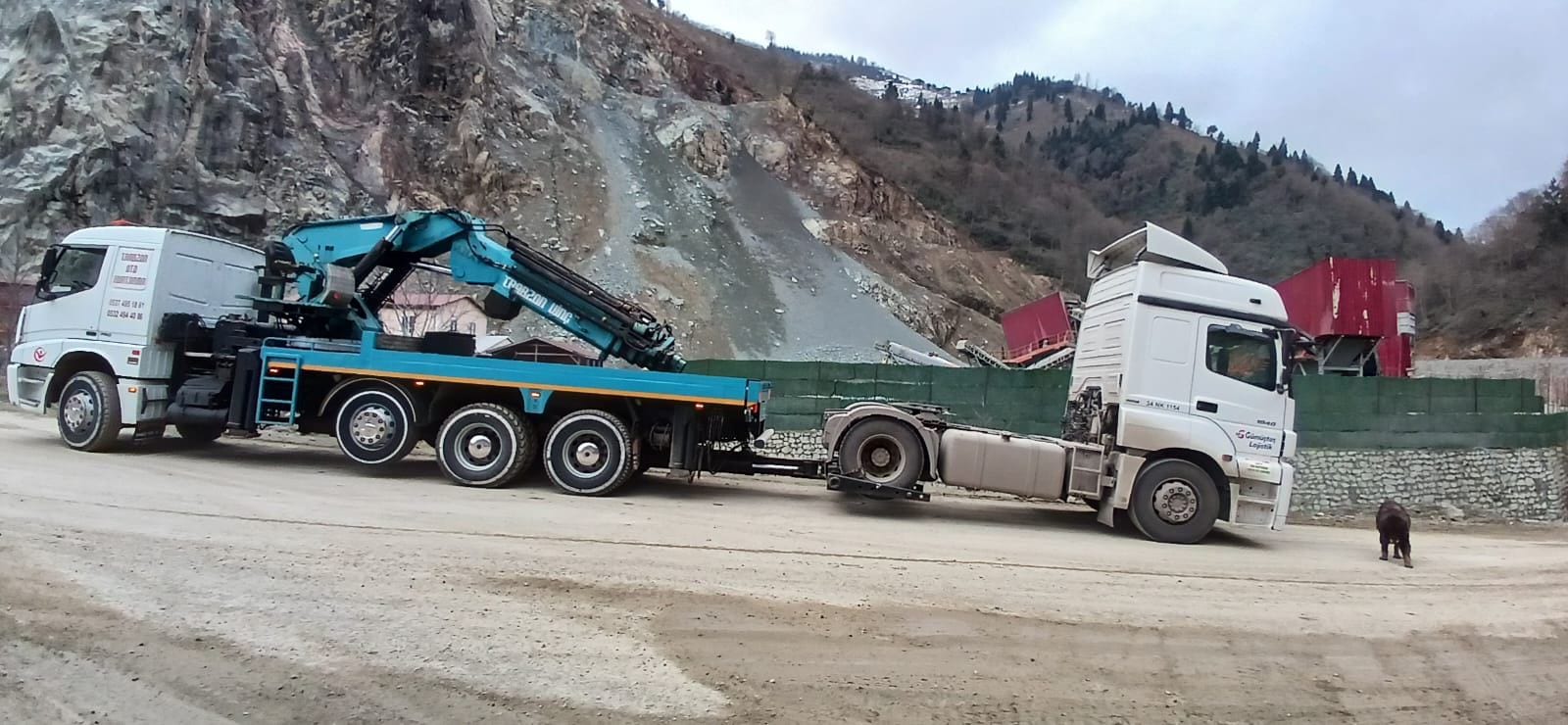 Taş ocağı yakınında ağır vinçli kamyon operasyonu